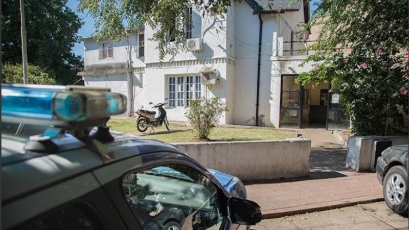 Uno de los evadidos fue detenido en su casa.