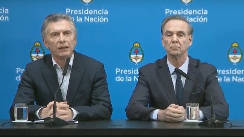La conferencia de presa de Macri y Pichetto.