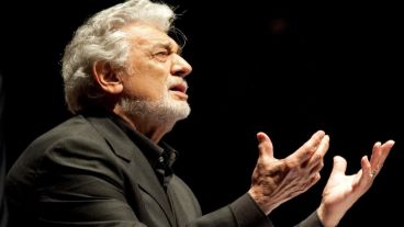 Plácido Domingo denunciado por abuso sexual.