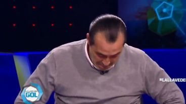 El llanto del Checho al enterarse de la muerte del Tata Brown.