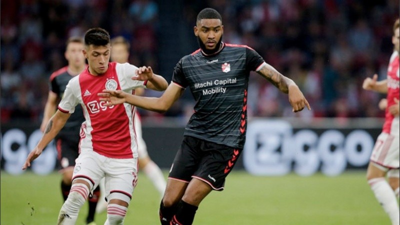 Martínez juega en el campeón holandés.