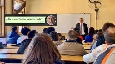 El contacto se inició por un WhatsApp cuando Alberto estaba dando clase.