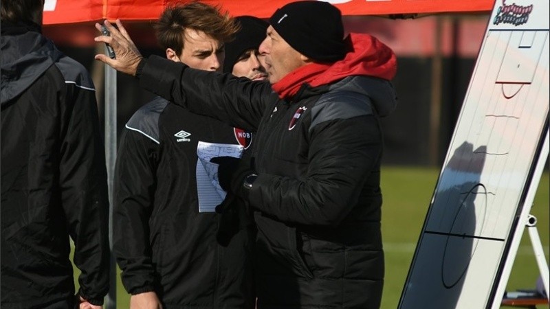 Kudelka da indicaciones. Aún no confirmó el equipo