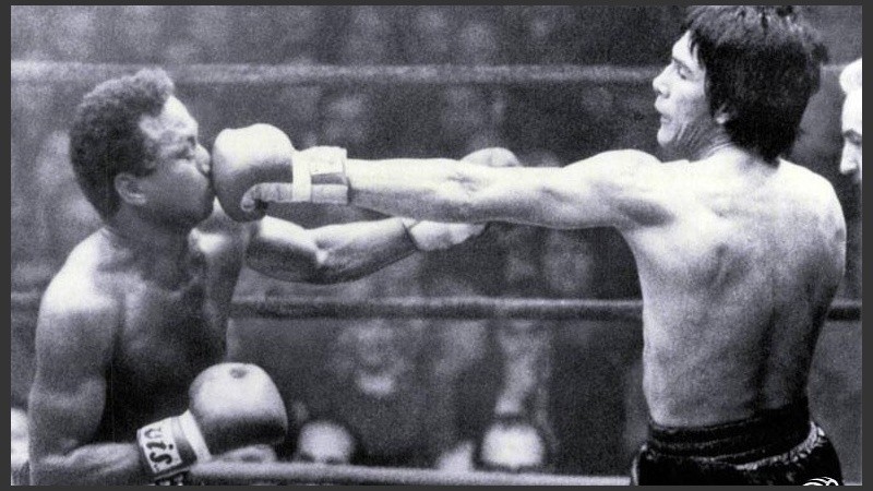 La histórica pelea en la que Monzón derrotó a Nápoles en París. 