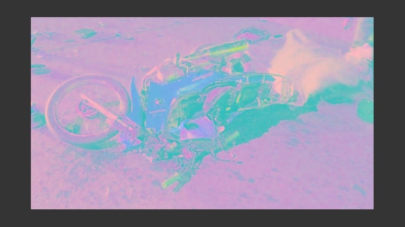 Así quedó la motocicleta tras el choque fatal. 