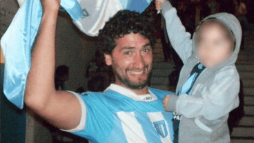 Rodrigo con su hijito cuando tenía tres años.