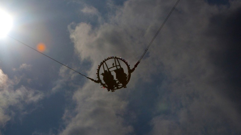 Se salvaron de milagro según dijo la mujer que filmó el hecho.