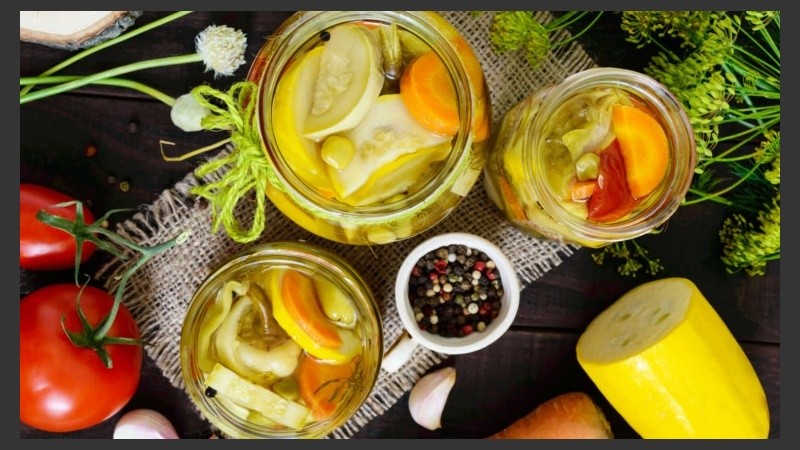 Rescatar sabores enterrados, activar nutrientes ocultos, mejorar el sistema inmune y desalentar la hiperindustrialización son algunas de sus virtudes.