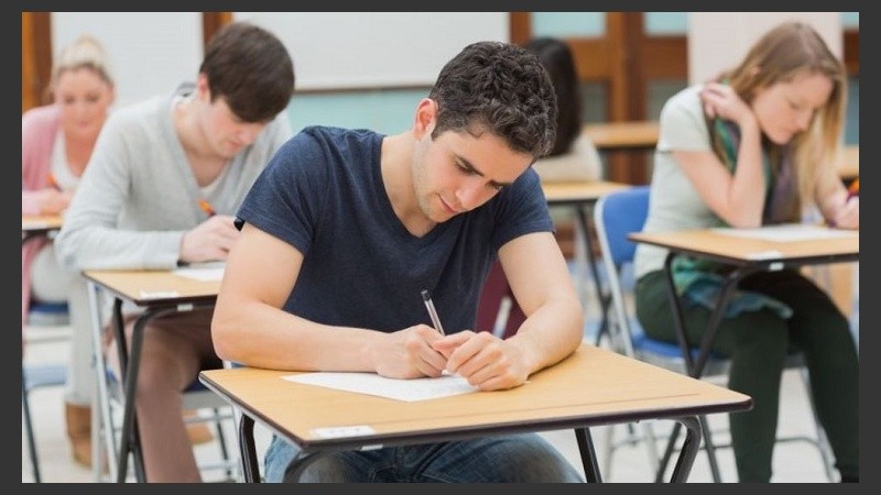Aunque todavía hay profesores que enseñan sus materias a través de clases magistrales, cada vez son más frecuentes las lecciones destinadas a solventar dudas.