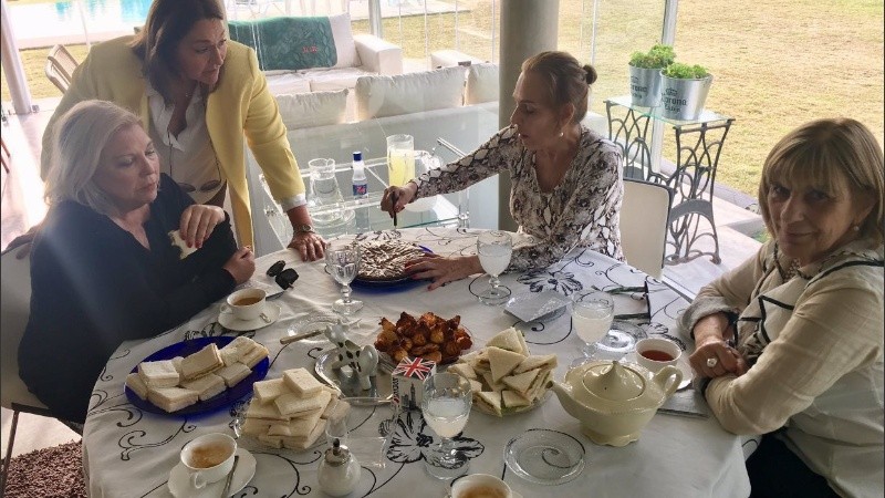 Carrió con amigas en Rosario.