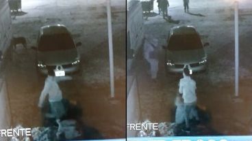 El violento episodio quedó registrado por las cámaras de seguridad.