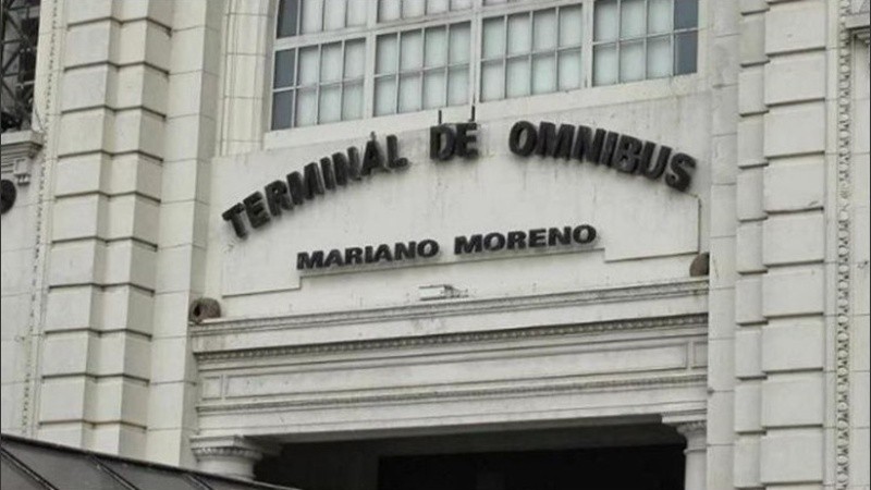 El micro salió demorado de la Terminal, cuando llegó el nuevo conductor.