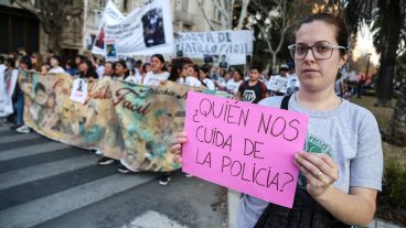 La marcha llegó a la plaza San Martín luego de pasar por Tribunales federales.