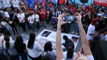 La marcha llegó a la plaza San Martín luego de pasar por Tribunales federales.