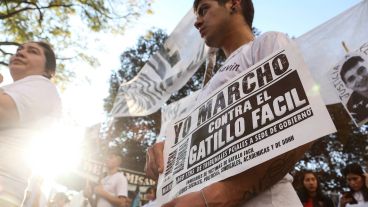 Familiares de víctimas y organizaciones marcharon por el centro.