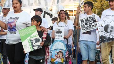 Una nutrida marcha por las calles de la ciudad este martes.