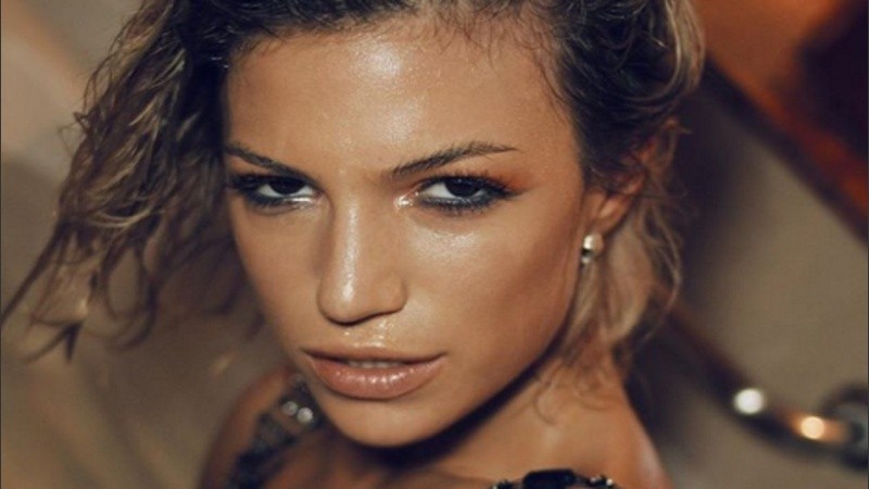 Stefi Roitman se lució con un mate antes de irse a dormir. 