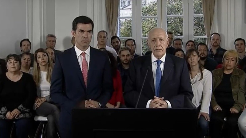 Lavagna y Urtubey durante el anuncio.