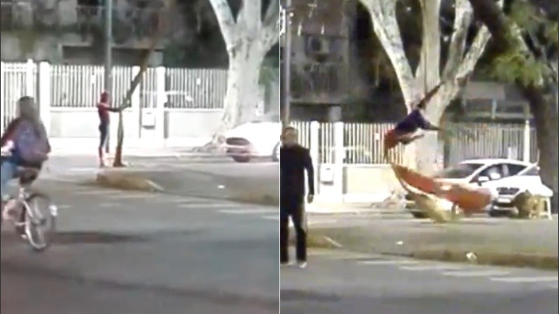 El show de Spiderman en la esquina rosarina. 