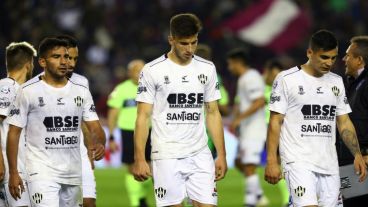 Central Córdoba de Santiago del Estero cayó a la zona de descenso con su derrota en Lanús.