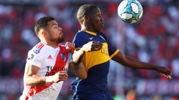 El trascendental choque llegó en el tramo inicial del campeonato.