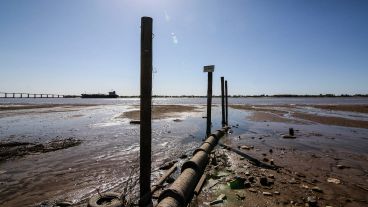 El caudal de agua sigue a la baja.