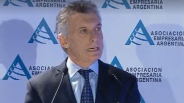 "Cometimos errores, pronósticos que no se cumplieron", dijo el jefe de Estado.