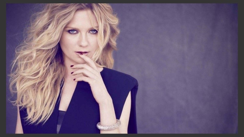 Las ondas en el pelo con estilo desenfadado aportan un aire más natural que las que están muy definidas.