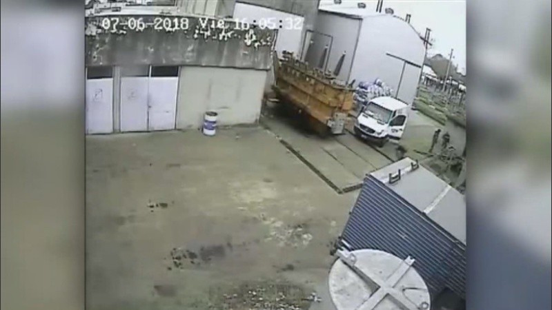 El empleado quedó imputado por por el robo de cables.