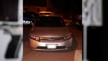 El Honda Civic que fue interceptado por la Policía.