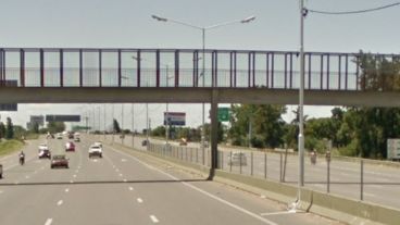 La motociclista no sufrió heridas serias.