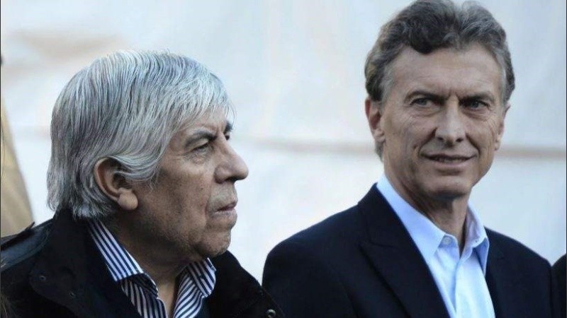 Moyano en Macri en un acto en plena campaña presidencial del 2015.