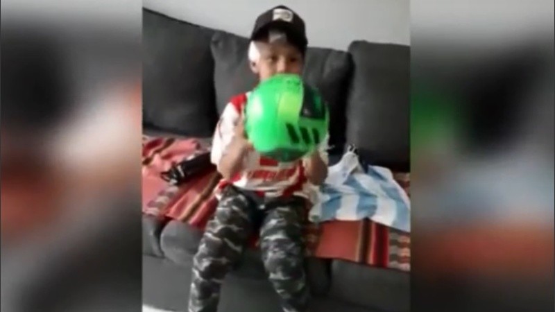 Benja agradeció los regalitos en un video que grabó su familia.