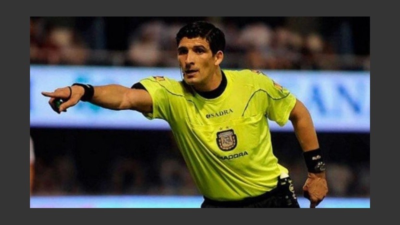 Merlos dirigirá por primera vez el clásico rosarino. 