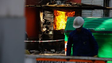 El fuego ardiendo por el gas que no se podía cortar.