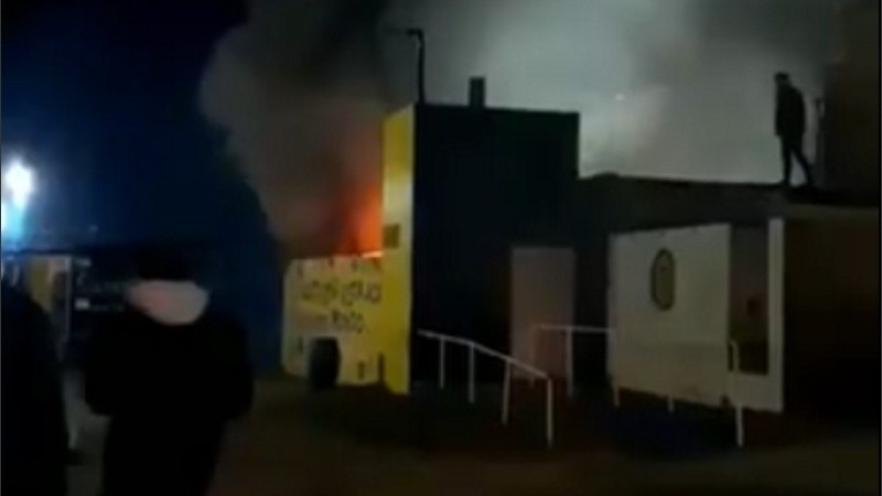 Fuego y humo en la guardería náutica canalla. 