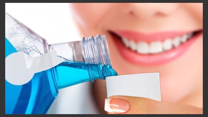 Hay que considerar en qué momento usar el enjuague bucal.