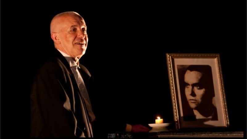 El protagonista, dramaturgo y director Etelvino Vázquez dictará un taller en Rosario.