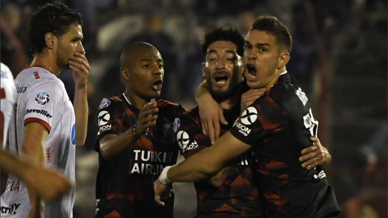 River le ganó a Huracán  por 4 a 0.