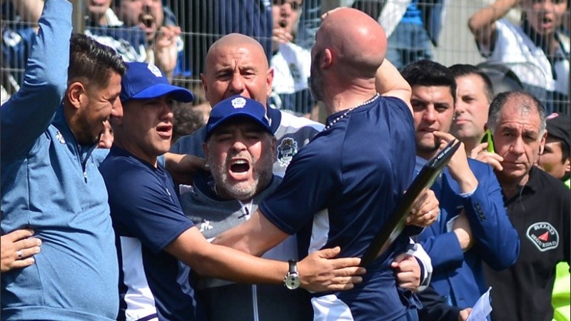 Maradona este domingo en el estadio.