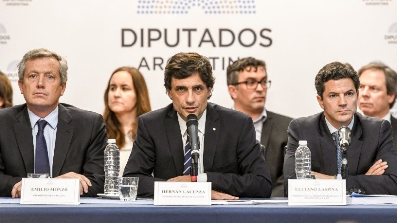 Lacunza y su equipo expusieron en la cámara de Diputados.