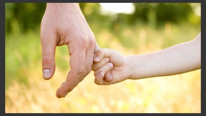 En un 95% de los casos afecta a niños menores de 10 años. 