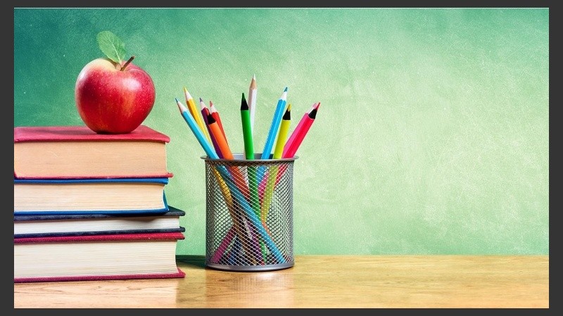 A los 10 años Sandra Bembo descubrió sus atributos como maestra enseñando a leer y escribir a los niños del edificio donde vivía, en Rosario.