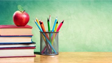 A los 10 años Sandra Bembo descubrió sus atributos como maestra enseñando a leer y escribir a los niños del edificio donde vivía, en Rosario.