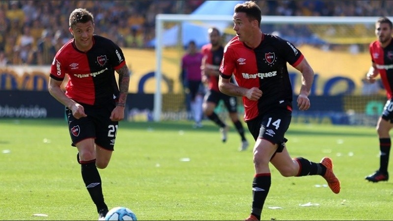 Alexis junto a su hermano Denis con la casaca leprosa.