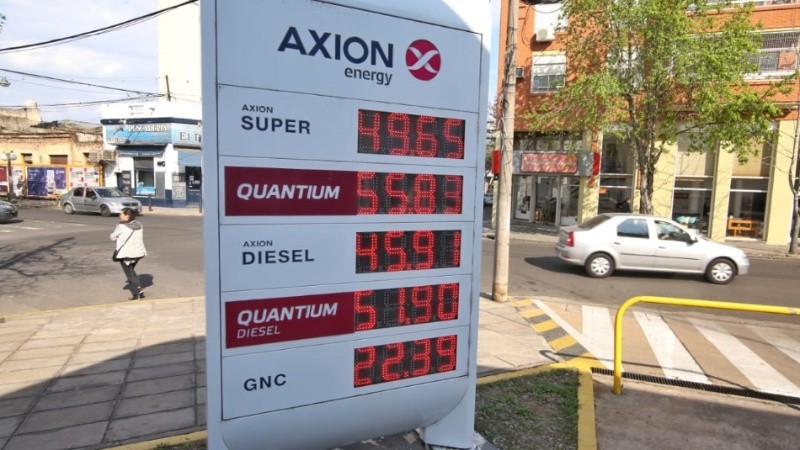 Axion elevó la nafta súper a 49,65 pesos el litro.
