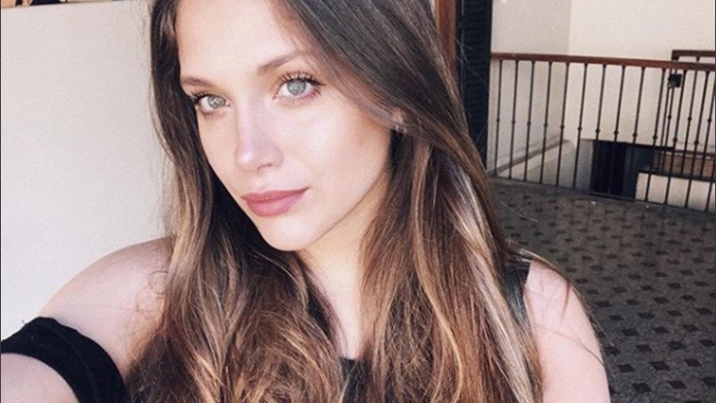 Barbie Vélez sufrió un inconveniente mientras jugaba al fútbol. 