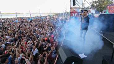 Sol, río, música y muy buena onda en la fiesta de la Vida.