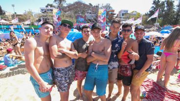 Sol, río, música y muy buena onda en la fiesta de la Vida.