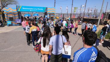 Sol, río, música y muy buena onda en la fiesta de la Vida.